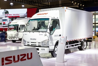 恒者當(dāng)先 慶鈴七款精品車型亮相重慶車展，引領(lǐng)道路貨物運輸新篇章